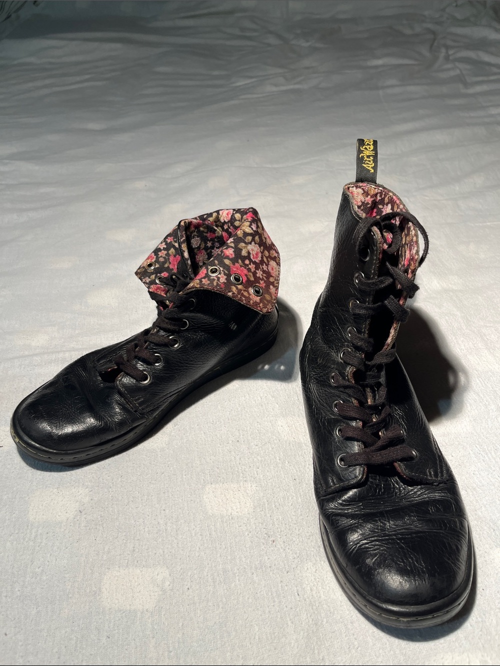 Dr. Martens Stratford Style Black Leather Boots W/ Pink Floral Lining - Size 7